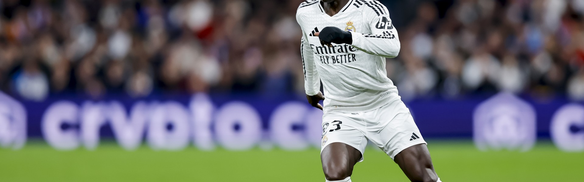 科贝：皇马后卫门迪右腿腿筋受伤，初步估计至少需要休战一周