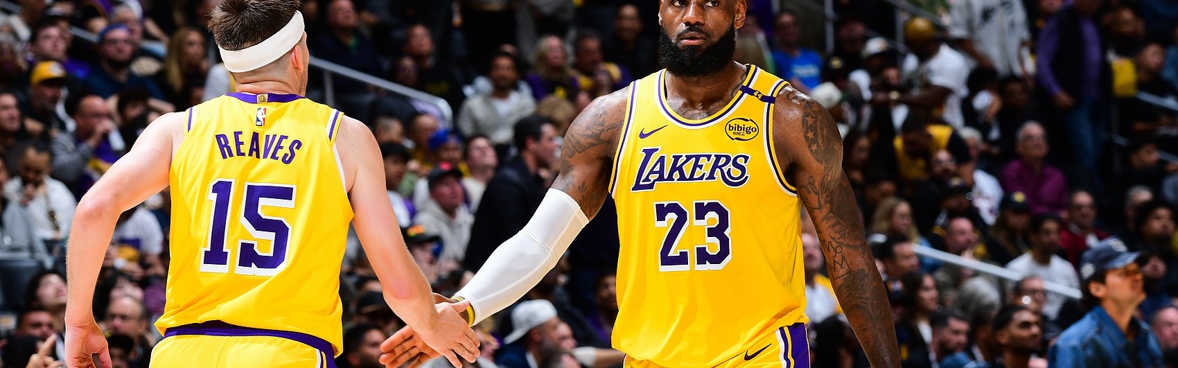 开云体育（官网）app下载-里夫斯场均至少25+5+5且进2.5+三分&amp;命中率50%+ 历史仅詹杜库做到